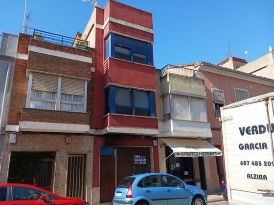 Foto 1 de Casa en venta en Ayuntamiento - Centro de 3 habitaciones con terraza y garaje