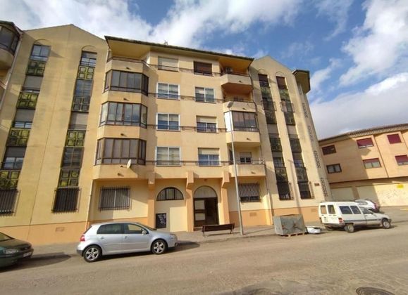 Foto 2 de Venta de piso en Villarrobledo de 2 habitaciones con terraza