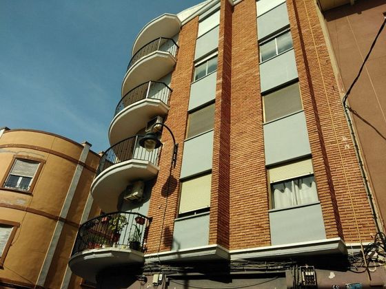 Foto 2 de Pis en venda a Ayuntamiento - Centro de 4 habitacions amb balcó