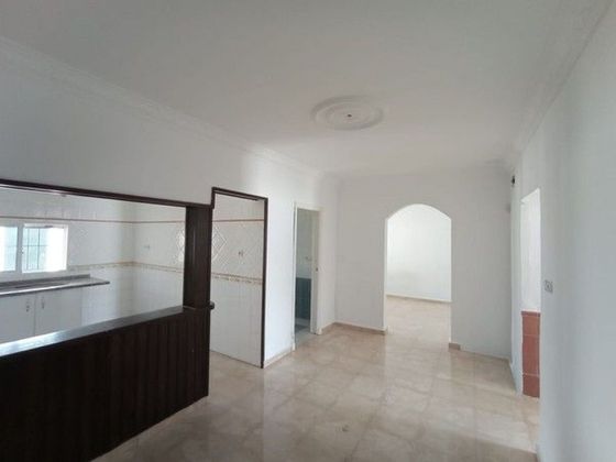 Foto 2 de Venta de casa en Palacios y Villafranca (Los) de 2 habitaciones y 118 m²