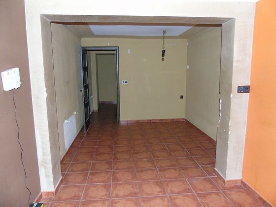 Foto 1 de Venta de piso en Centelles de 3 habitaciones y 73 m²