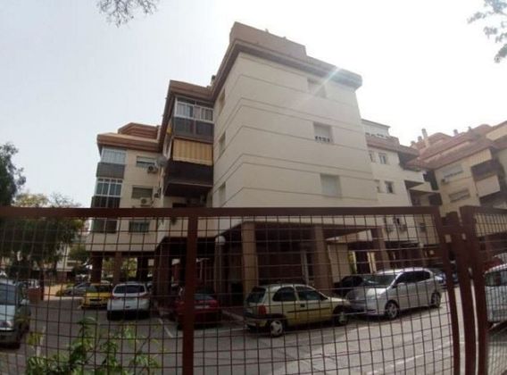 Foto 2 de Piso en venta en El Cónsul - Ciudad Universitaria de 3 habitaciones con terraza y ascensor