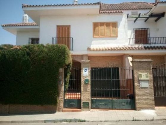 Foto 2 de Casa en venta en Valencina de la Concepción de 3 habitaciones con garaje