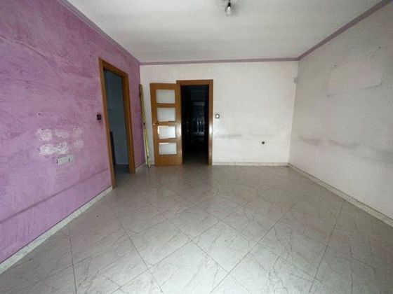 Foto 2 de Venta de piso en Can Jofresa - Sta. Margarida de 3 habitaciones con terraza y aire acondicionado
