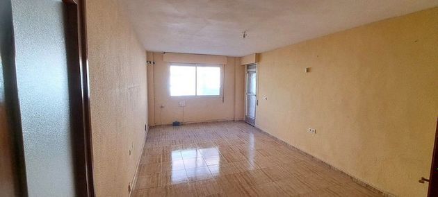 Foto 2 de Piso en venta en San Pedro del Pinatar de 4 habitaciones con piscina y garaje