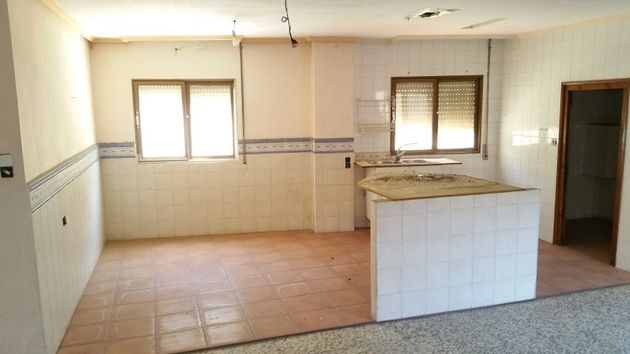 Foto 1 de Casa en venda a Pedralba de 6 habitacions amb terrassa i garatge