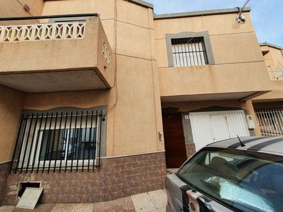 Foto 1 de Casa en venda a Carretera Mojonera – Cortijos de Marín de 3 habitacions amb terrassa i garatge