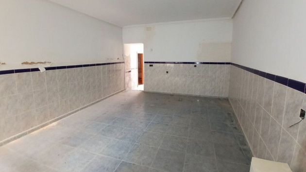 Foto 1 de Casa en venda a Valdepeñas de 2 habitacions i 79 m²