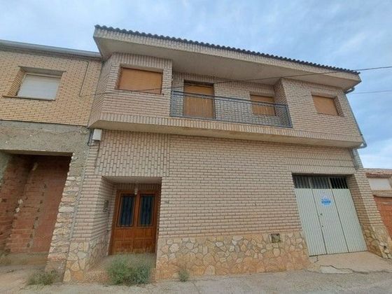 Foto 1 de Casa en venda a Villanueva de Huerva de 4 habitacions amb terrassa i garatge
