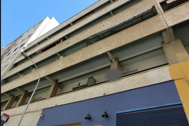Foto 1 de Piso en venta en Centre - Tortosa de 3 habitaciones con terraza y aire acondicionado