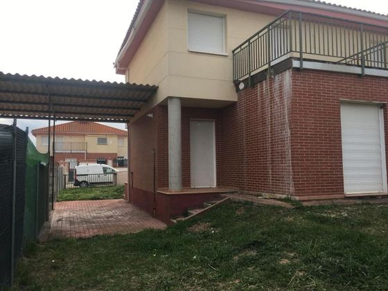 Foto 2 de Casa en venda a Villaverde de Medina de 3 habitacions amb terrassa i calefacció