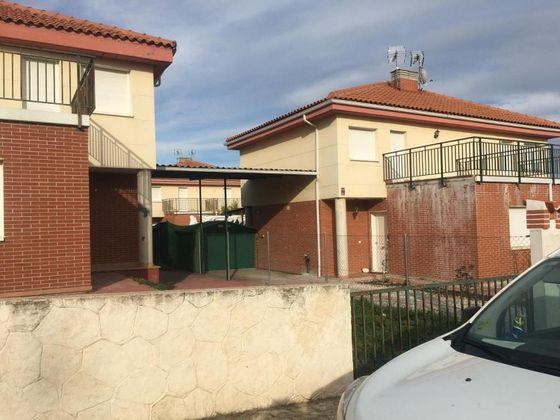 Foto 1 de Casa en venda a Villaverde de Medina de 3 habitacions amb terrassa i calefacció