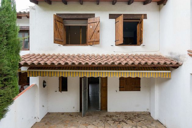 Foto 2 de Casa en venda a Vallirana de 4 habitacions amb piscina i garatge