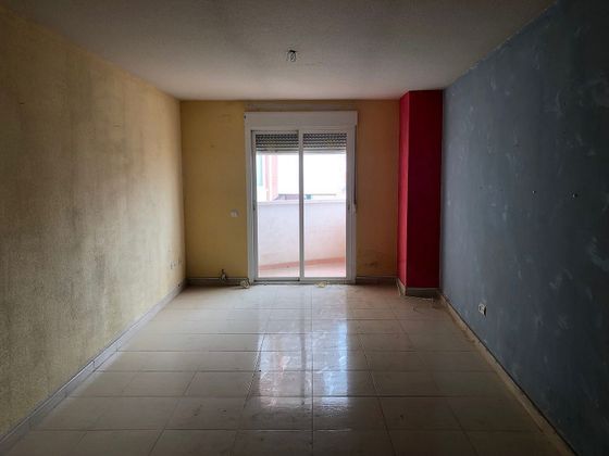 Foto 2 de Pis en venda a Escalonilla de 3 habitacions amb terrassa i ascensor
