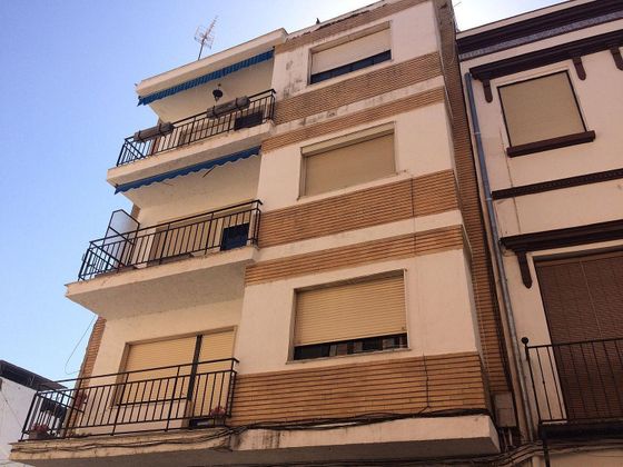 Foto 1 de Pis en venda a Puente Genil de 3 habitacions amb balcó