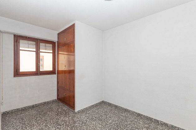 Foto 2 de Venta de piso en Benetússer de 4 habitaciones y 106 m²