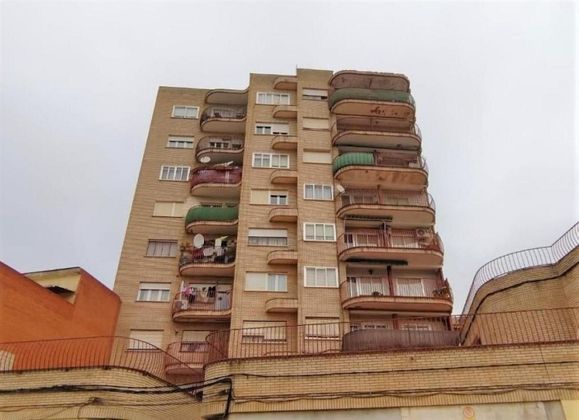 Foto 1 de Venta de piso en Villarrobledo de 3 habitaciones con ascensor
