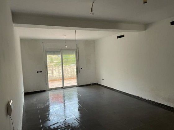 Foto 2 de Casa en venda a Bescanó de 3 habitacions amb piscina i garatge
