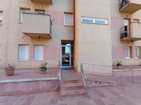 Foto 1 de Venta de piso en Estadi-Horta Vermella-Santa Anna de 2 habitaciones y 75 m²