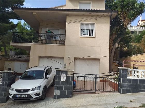 Foto 1 de Casa en venda a Segur de Calafell de 5 habitacions amb terrassa i garatge