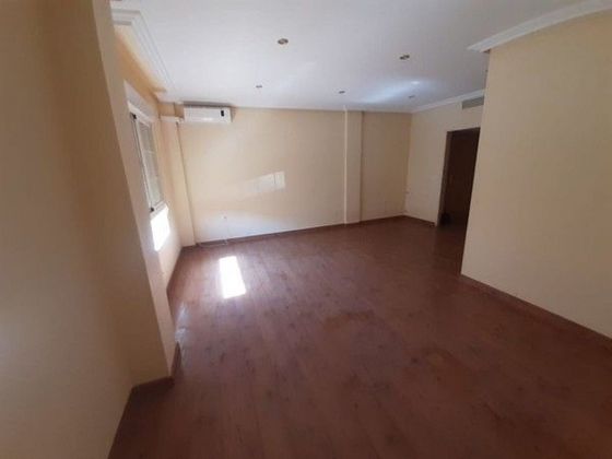 Foto 2 de Piso en venta en Almendralejo de 2 habitaciones con ascensor