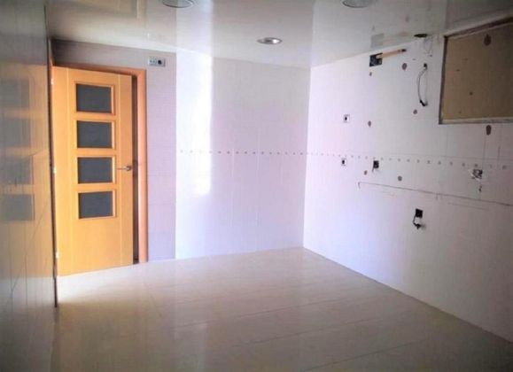 Foto 2 de Pis en venda a Corbera de Llobregat de 3 habitacions amb ascensor