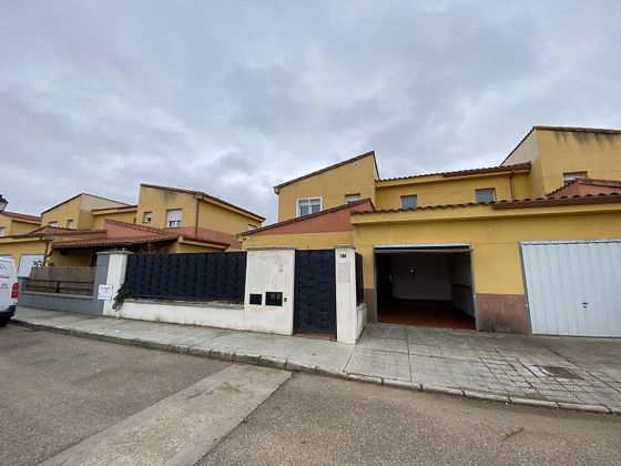 Foto 1 de Casa en venda a Villaralbo de 4 habitacions amb garatge