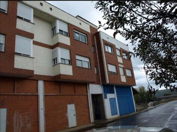 Foto 1 de Venta de piso en Santa Colomba de Curueño de 3 habitaciones y 82 m²