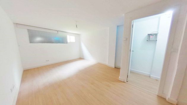 Foto 1 de Pis en venda a Bellvitge de 3 habitacions i 71 m²