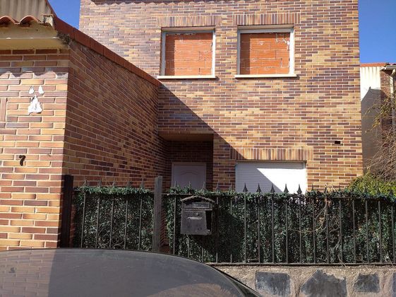 Foto 1 de Venta de casa en Casar de Escalona (El) de 3 habitaciones con terraza y garaje