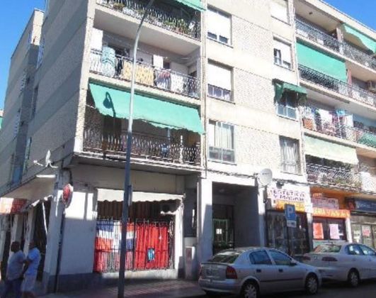 Foto 1 de Piso en venta en Villayuventus-Renfe de 3 habitaciones con balcón