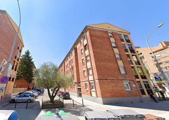 Foto 1 de Venta de piso en Estadi-Horta Vermella-Santa Anna de 3 habitaciones y 79 m²