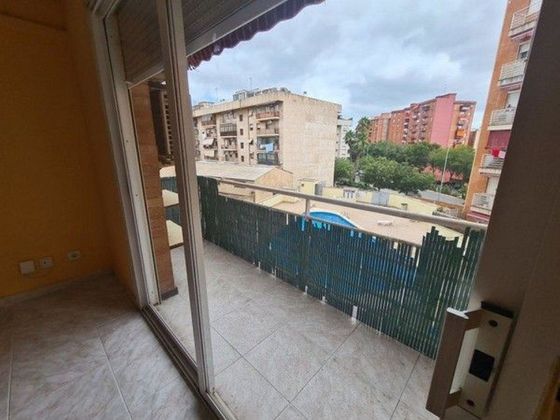 Foto 2 de Venta de piso en Centre - Reus de 3 habitaciones con terraza y piscina