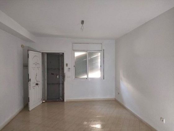 Foto 2 de Piso en venta en Mas Baell - Can Carbó - El Molí de 2 habitaciones con garaje