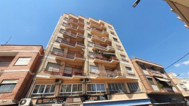 Foto 1 de Piso en venta en Alhama de Murcia de 2 habitaciones con ascensor