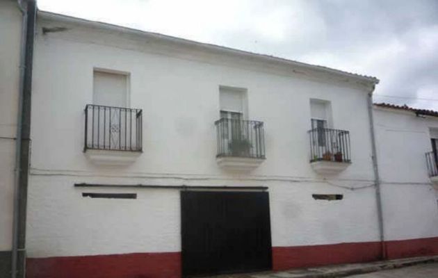 Foto 2 de Pis en venda a Valencia de Alcántara de 3 habitacions i 80 m²