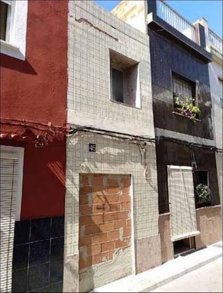 Foto 1 de Casa en venda a Ayuntamiento - Centro de 3 habitacions amb terrassa