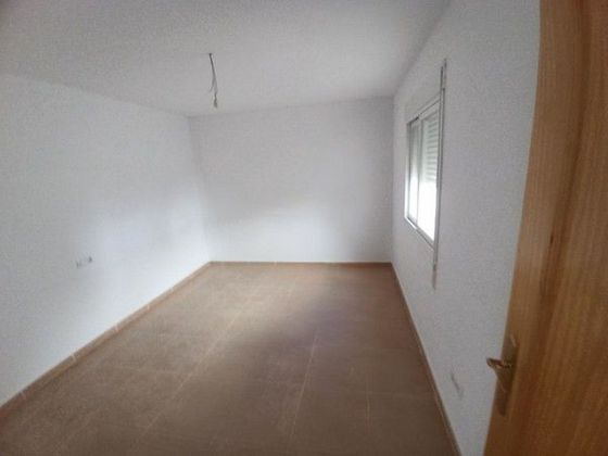 Foto 2 de Venta de piso en Tíjola de 4 habitaciones con garaje