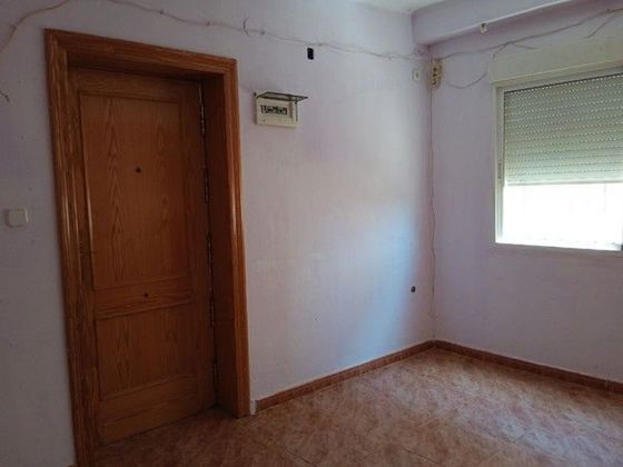 Foto 2 de Piso en venta en Los Nietos de 3 habitaciones con garaje