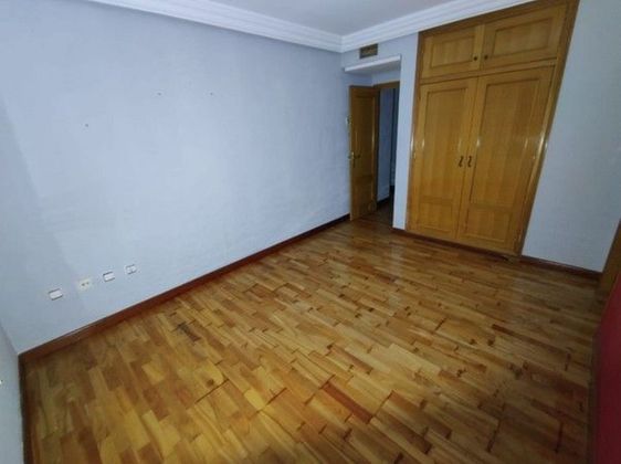 Foto 2 de Piso en venta en Torreagüera de 3 habitaciones con ascensor