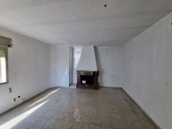 Foto 2 de Venta de piso en Deltebre de 3 habitaciones y 251 m²