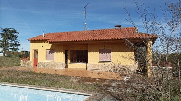 Foto 1 de Casa en venda a Miranda de Azán de 4 habitacions amb piscina