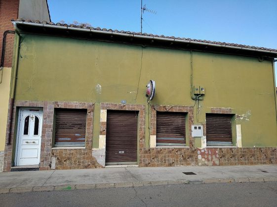 Foto 1 de Casa en venda a Cabreros del Río de 4 habitacions amb terrassa