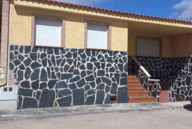 Foto 1 de Casa en venda a Pueblanueva (La) de 3 habitacions amb piscina