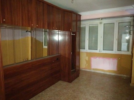 Foto 2 de Pis en venda a Corrales de Buelna (Los) de 3 habitacions i 77 m²