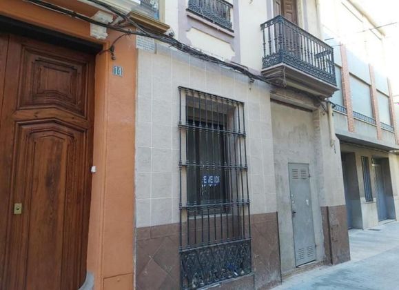 Foto 1 de Casa en venda a Camino de Onda - Salesianos - Centro de 4 habitacions i 184 m²