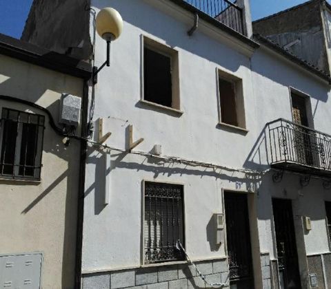 Foto 1 de Casa en venda a Bailén de 4 habitacions amb terrassa