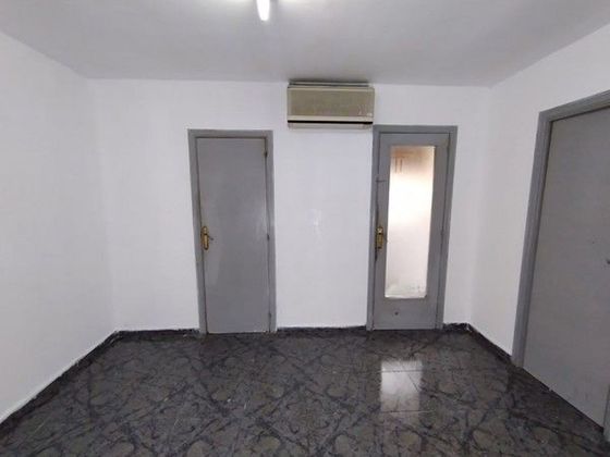 Foto 2 de Venta de piso en Trinitat Vella de 3 habitaciones y 58 m²