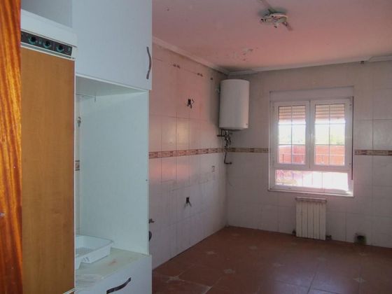 Foto 2 de Piso en venta en La Vega - Oteruelo de 3 habitaciones con garaje