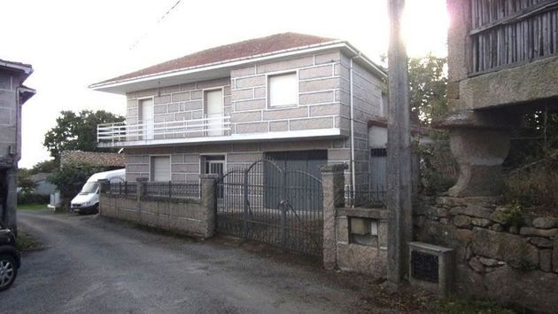 Foto 1 de Venta de casa en Xunqueira de Ambía de 4 habitaciones con terraza y garaje